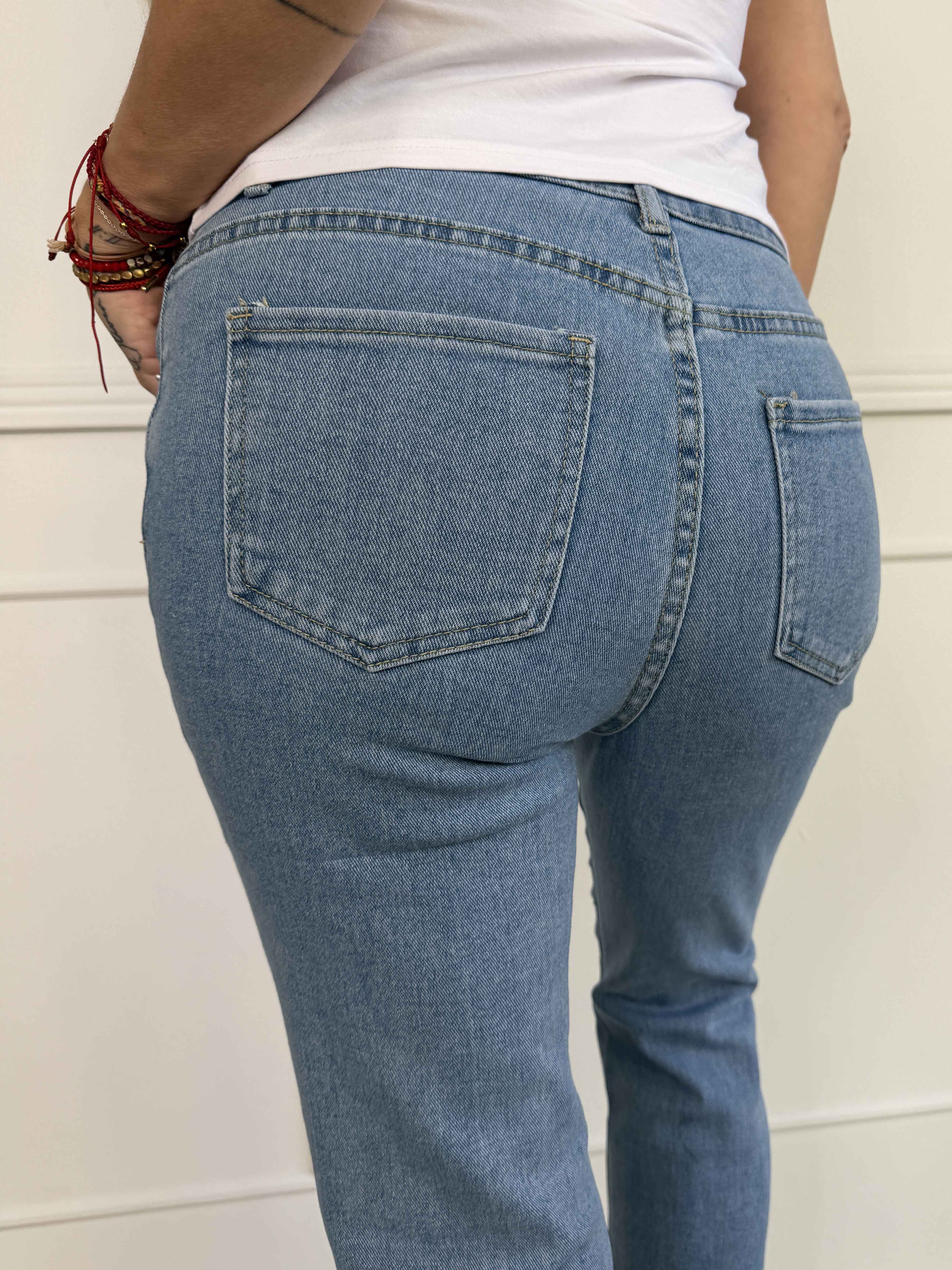 Khloe - Lyse jeans med svaj